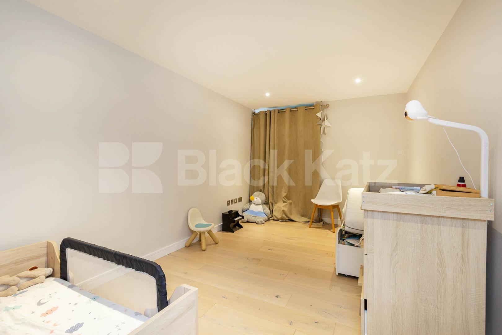 Spacious two bedroom and two bathroom with a large private balcony Tottenham Lane, Crouch End